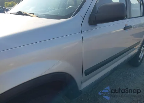 2004 Honda Cr-V Lx z USA, uszkodzony, nr VIN JHLRD775X4C026487